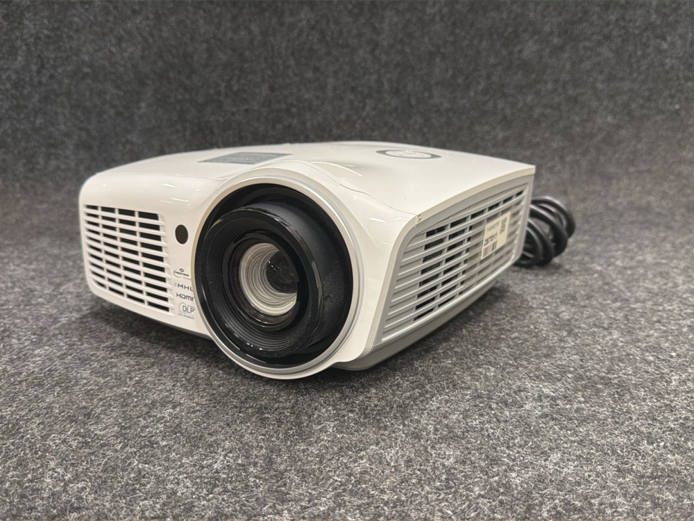 1581407-1 Projector Vivitek DH913