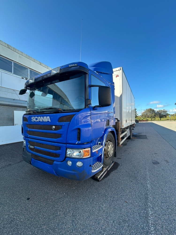 1411480-2 Crane truck with cabinet - Scania P320 4x2 9.3 Automatic, 320hp -2012 (Repair object)