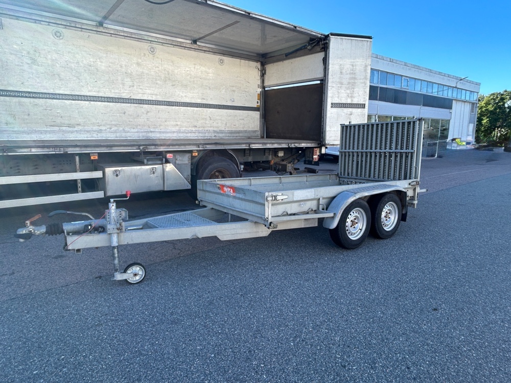1411486-1 Machine trailer - Bålsta Trailer J22 -2011