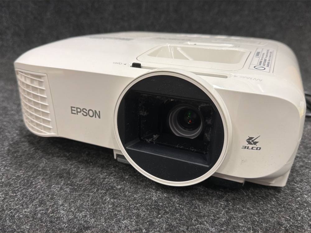 1581410-2 Projector Epson EH-TW5400