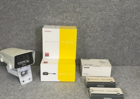 Samling med konferens- och presentationsteknik - Barco, Shure och Axis