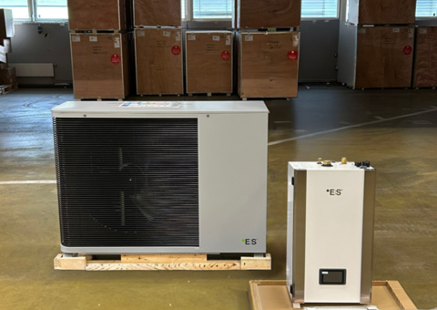 12 kW luft/vatten värmepump ink buffertank, ansluts enkelt till ett befintligt värmesystem L3.66