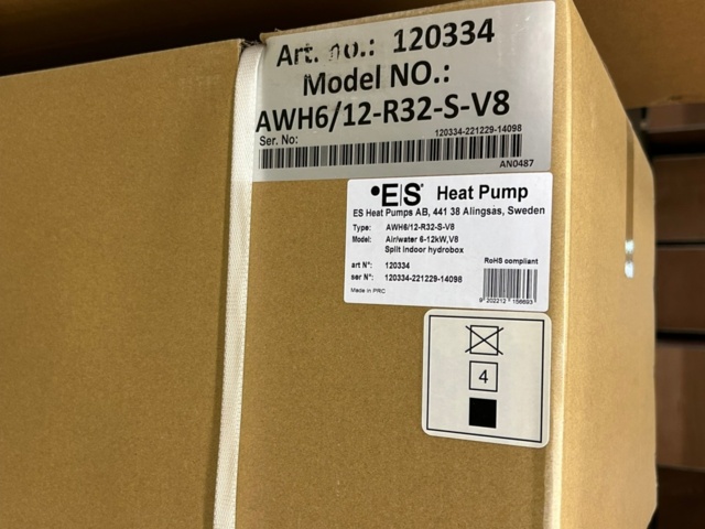 1581644-4 12 kW luft/vatten värmepump ink buffertank, ansluts enkelt till ett befintligt värmesystem L3.66