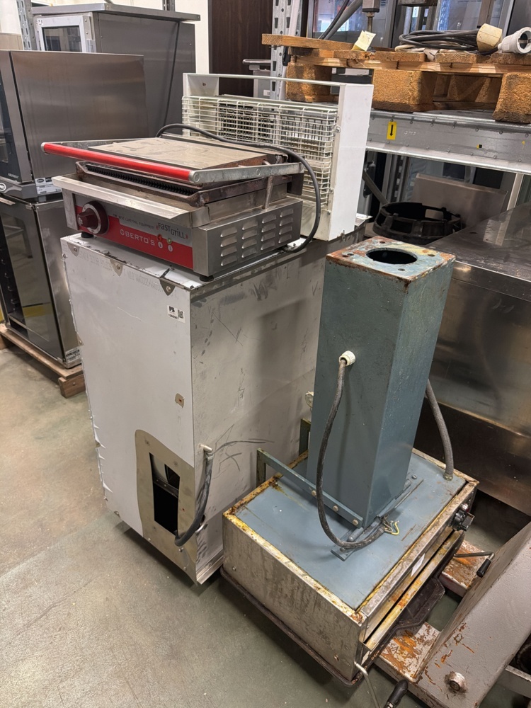 1566967-1 Restaurant equipment - frying table, clamp grill, insect lamp - Gram, Berto's