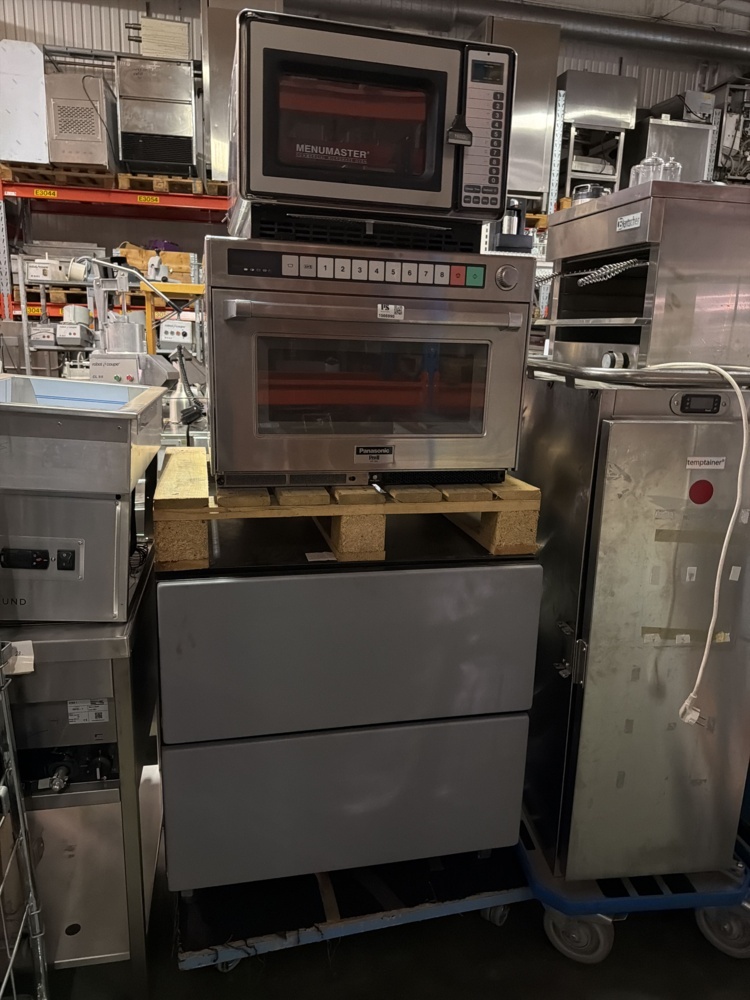 1566990-1 Microwave ovens with refrigerated counter/drawer refrigerator - Menumaster and Panasonic Pro II