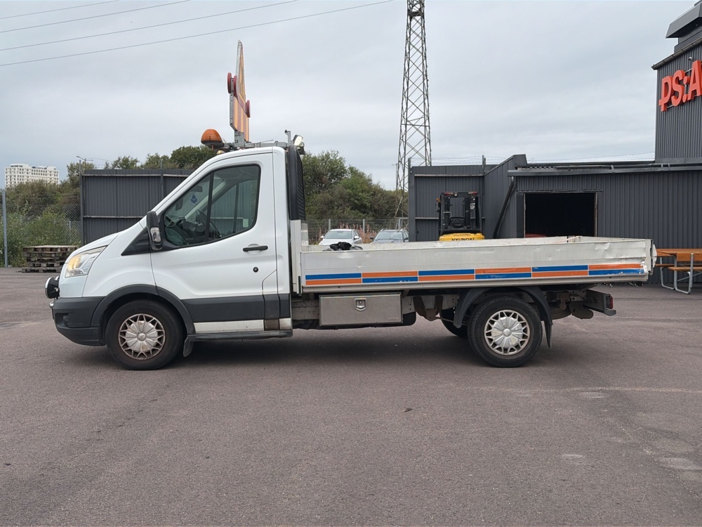 1576434-2 Ford Transit 350 Chassis Cab 2.2 TDCi Manual, 155hp -2015