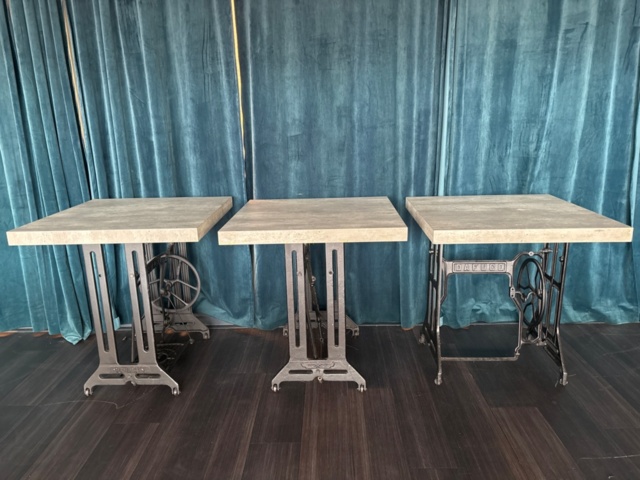 Bord 3 st och taklampor 3 st på auktion i Skåne, Malmö hos PS Auction