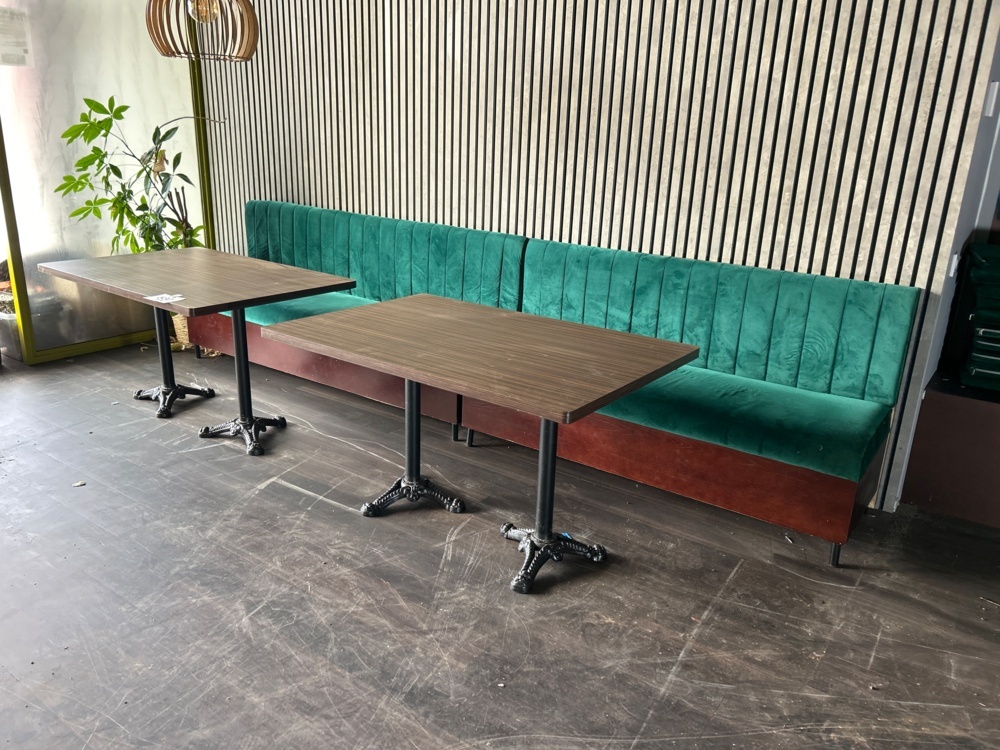 1529530-1 Sofas 3 pcs and tables 2 pcs