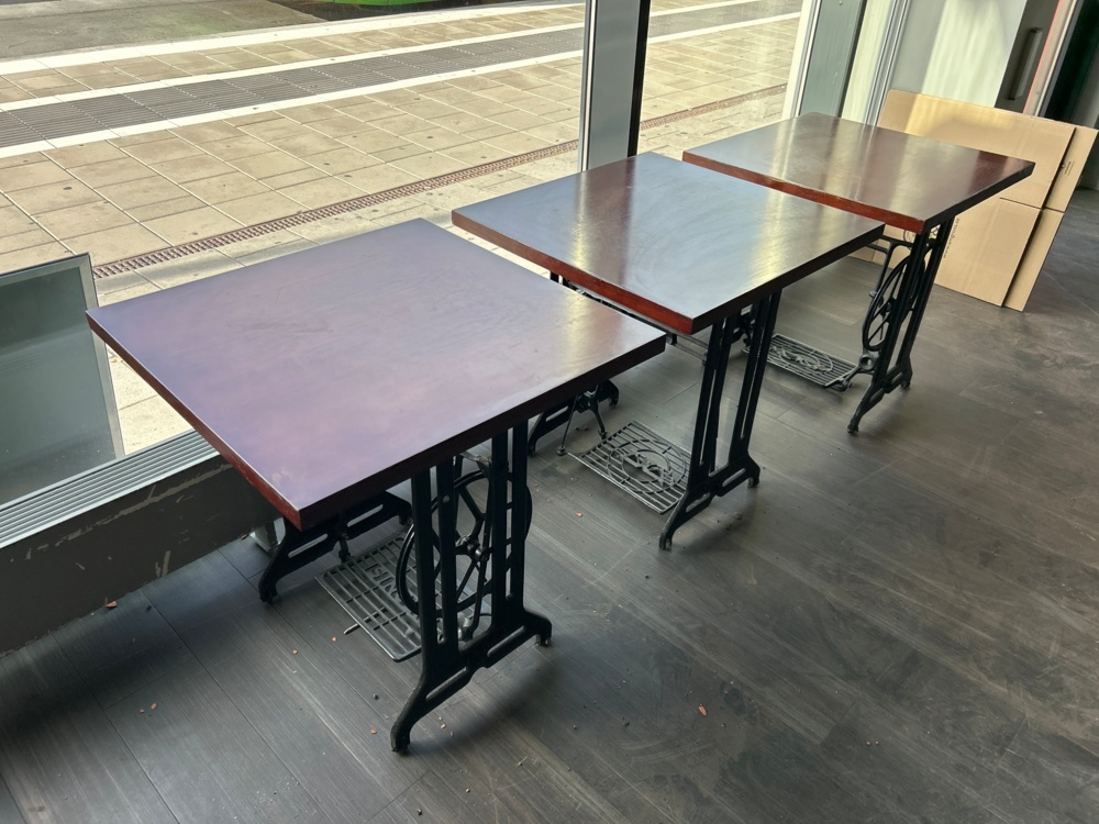 1529531-1 Table 3 pcs