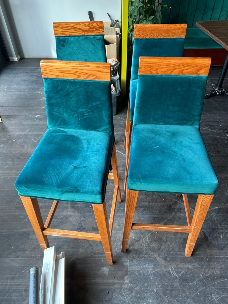1529532-2 Bar stools 4 pcs