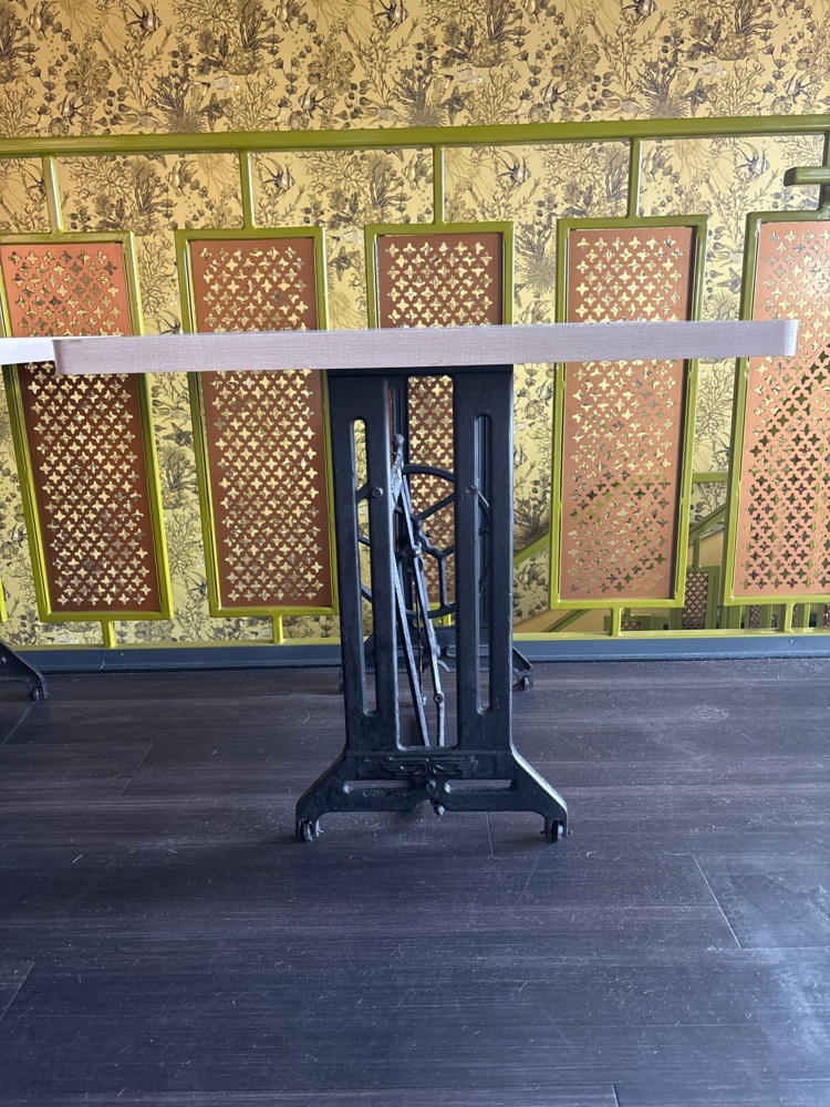 1529526-2 Tables 3 pcs and ceiling lamps 3 pcs