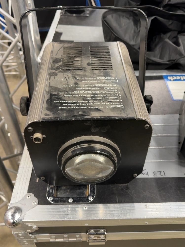 1458496-2 Pallet with mixed lighting equipment