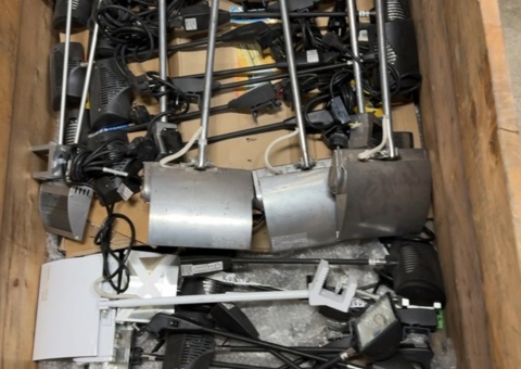 Pallet with mixed lighting equipment