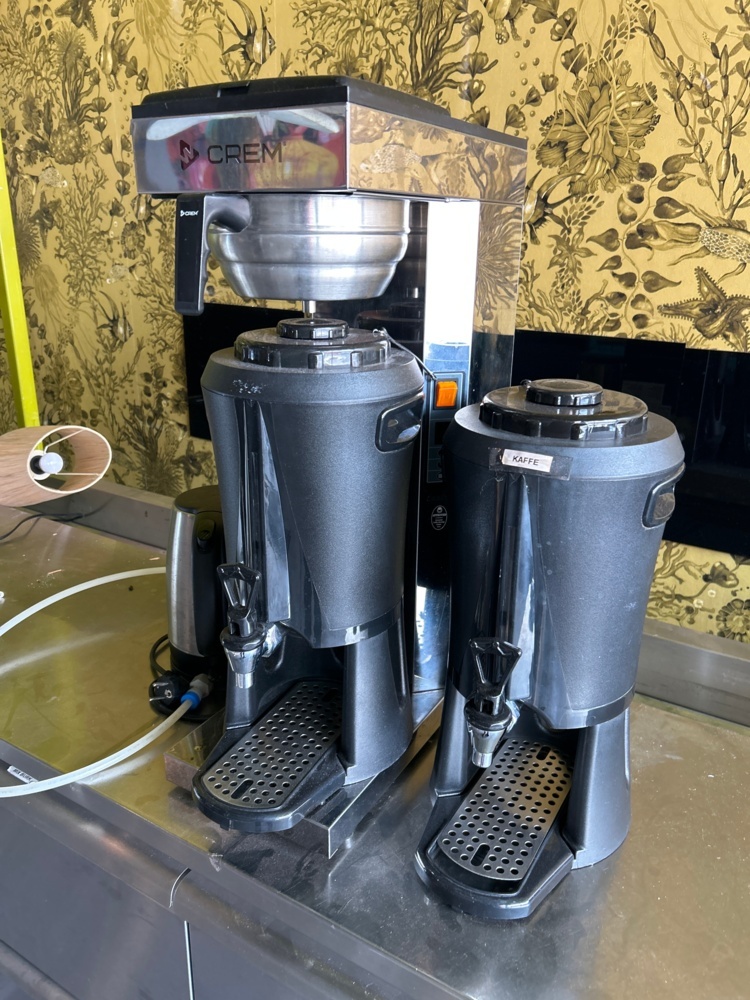 1529534-2 Coffee maker with accessories - CREM Mega Gold A TK