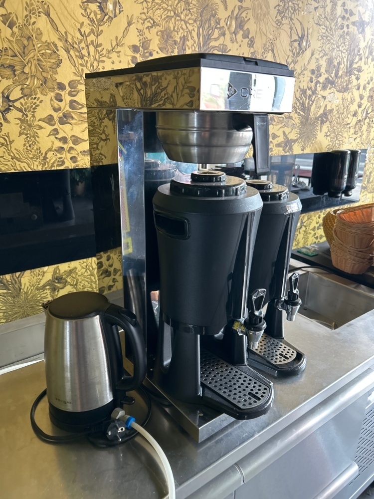 1529534-1 Coffee maker with accessories - CREM Mega Gold A TK