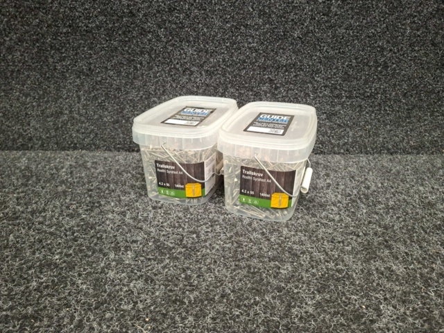 2800 st Trallskruv Rostfri Syrafast 4.2x55mm, Gunnebo på auktion i Västra Götaland, Svenljunga hos PS Auction