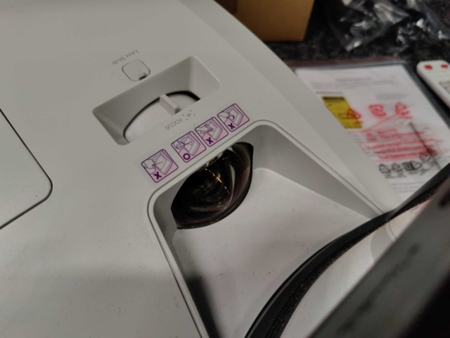 1581412-4 Projektor Benq LW855UST
