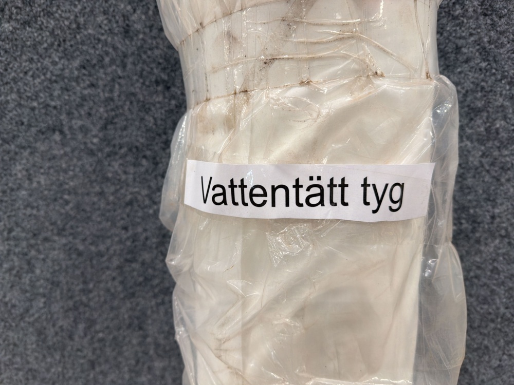 1582217-2 Vattentätt tyg 160cm