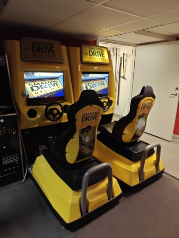 1484543-3 Two Smashing Drive arcade games