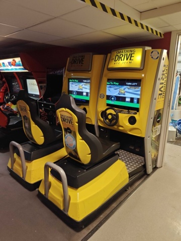 1484543-1 Two Smashing Drive arcade games