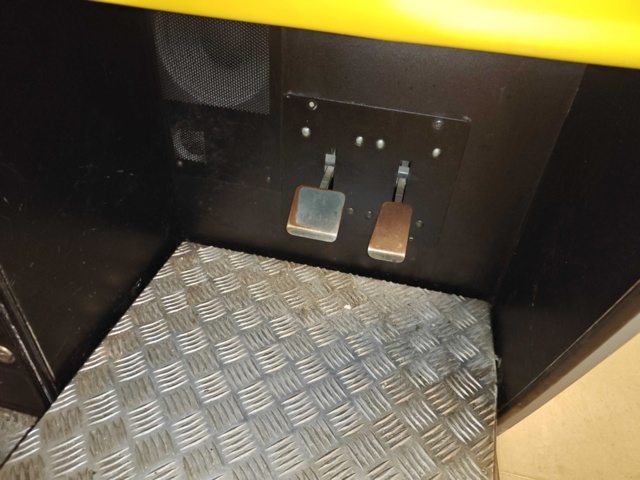 1484543-10 Two Smashing Drive arcade games