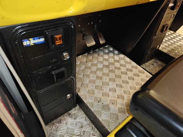 1484543-13 Two Smashing Drive arcade games