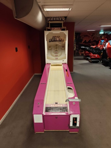 1484544-2 Arcade game Ball Frenzy