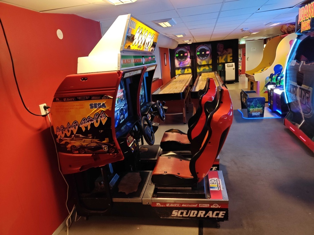 1484547-2 Arkadspel Scud Race