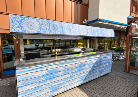 Mobile bar with hydraulically controlled roof, RGB lighting and ice machine