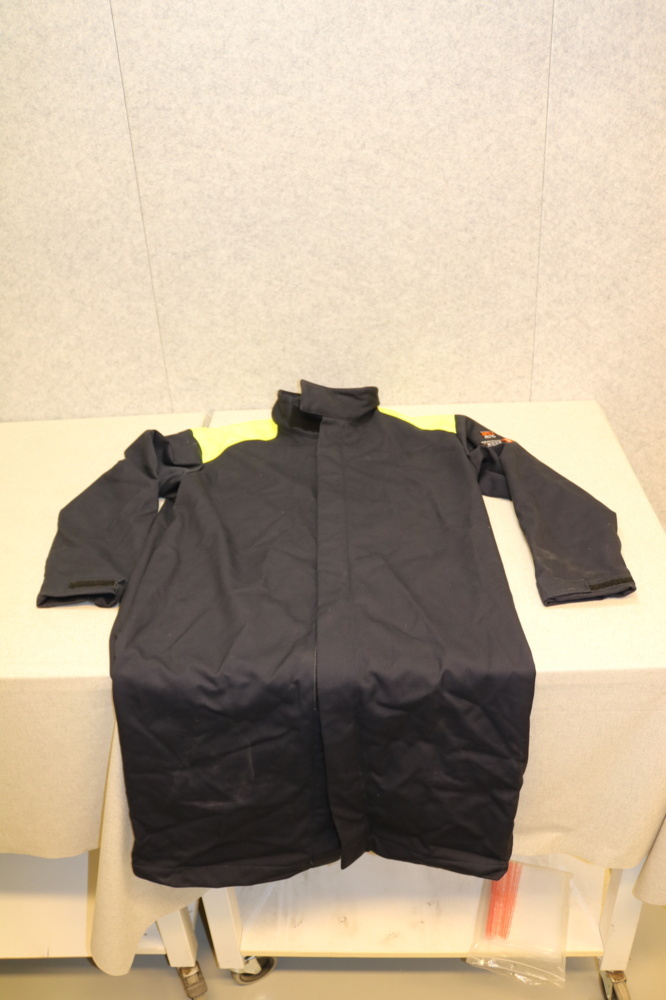 1514977-3 Long jacket Tranemo L. Flame-retardant material, plus Powerbank & mobile charger