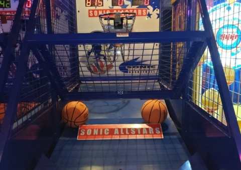 Arcade game Sonic Allstars basketball