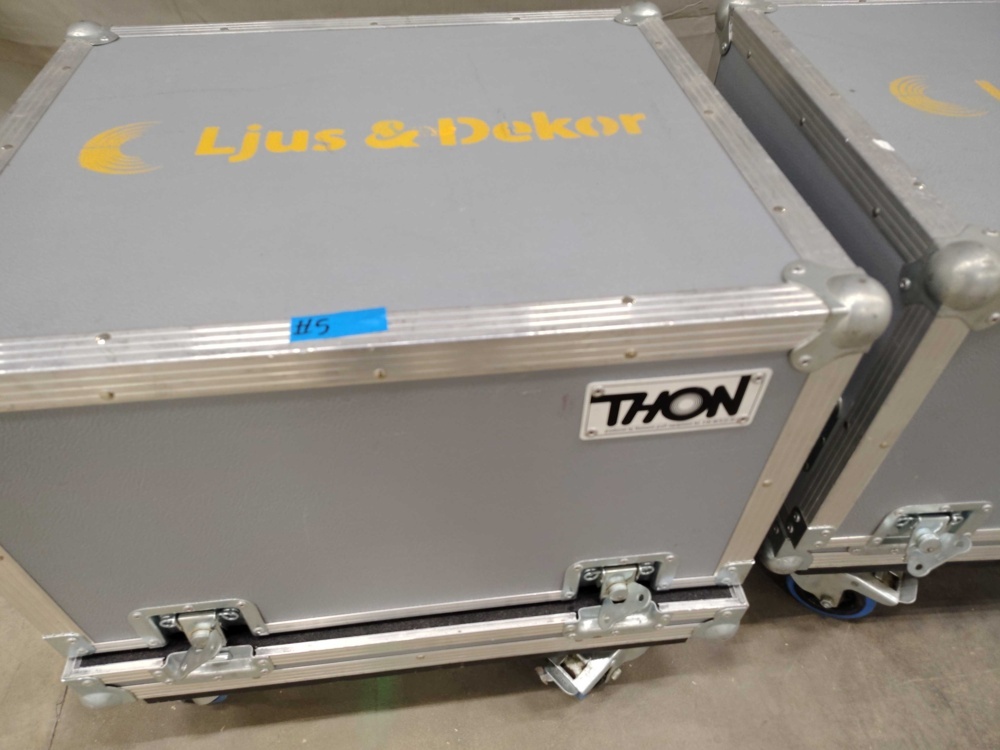 1582497-2 Transportcase, 2 st - Thon, för Martin rökmaskin, hjul