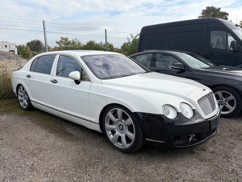 1582544-1 Bentley Continental Flying Spur 6.0 W12 TipTronic, 560hp -2006 (Repair item)