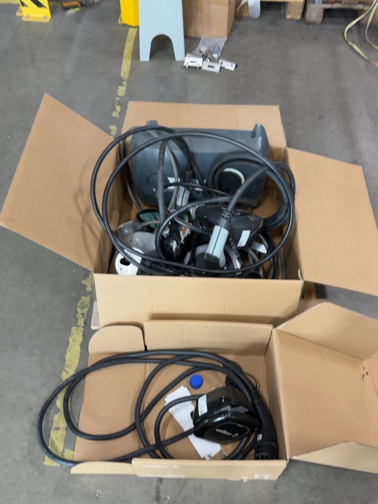 1545009-1 Samling med elbilsladdare - Wallbox Pulsar Plus, Pulsar Max m.m. (Reparationsobjekt)