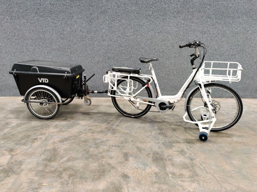 1582259-1 Electric bike Monark Cargo with bicycle trailer