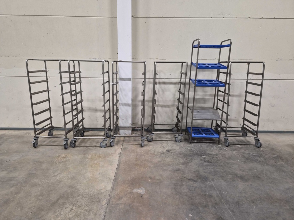 1582547-1 Catering trolleys, 7 pcs - guide trolleys, wheeled
