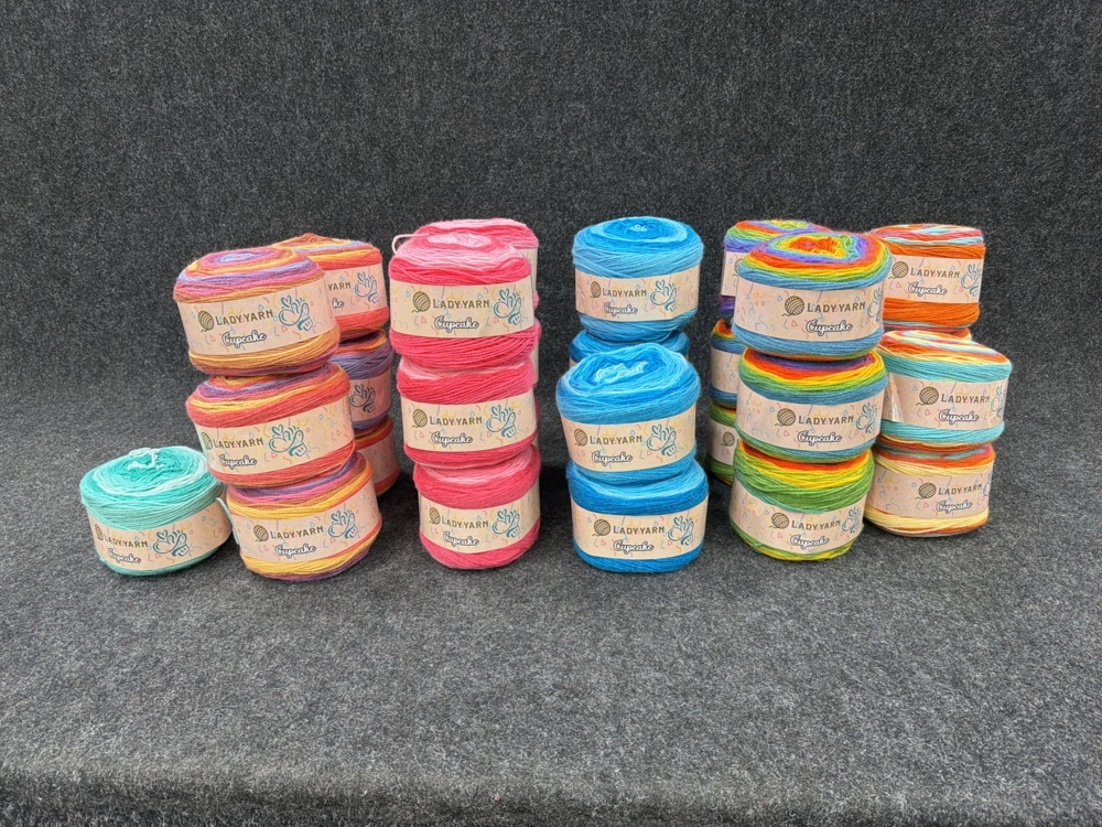 1582576-1 29st garnnystan, Akrylgarn CupCake – antipilling mjukt 150g