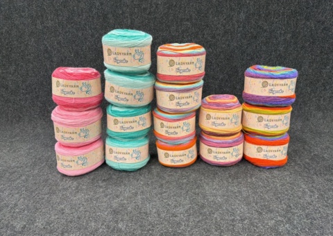 16 st garnnystan, Akrylgarn CupCake – antipilling mjukt 150g