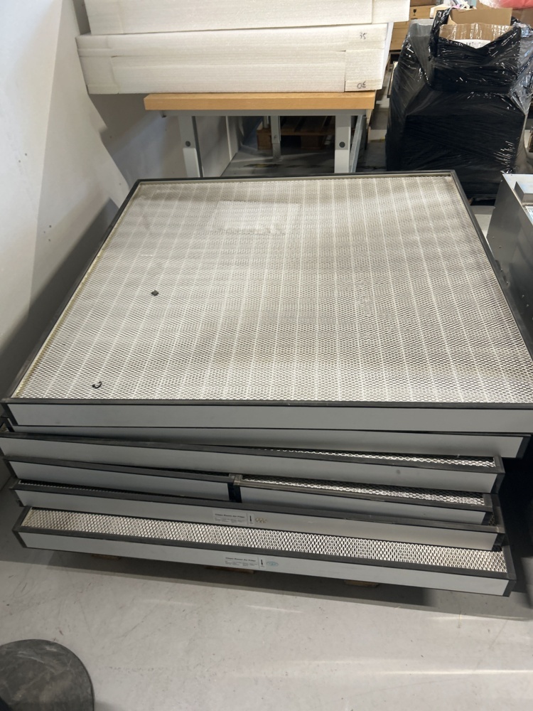 1582616-2 Fan Filter Units (FFU) with HEPA filters