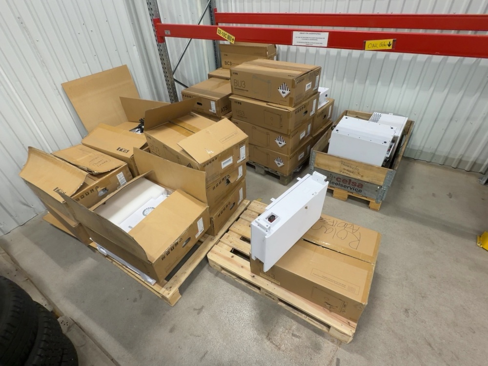 1545033-2 Större samling med batterimoduler och energilagringssystem - SAJ (Reparationsobjekt)