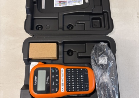 Labeling machine with accessories - Brother P-touch E110
