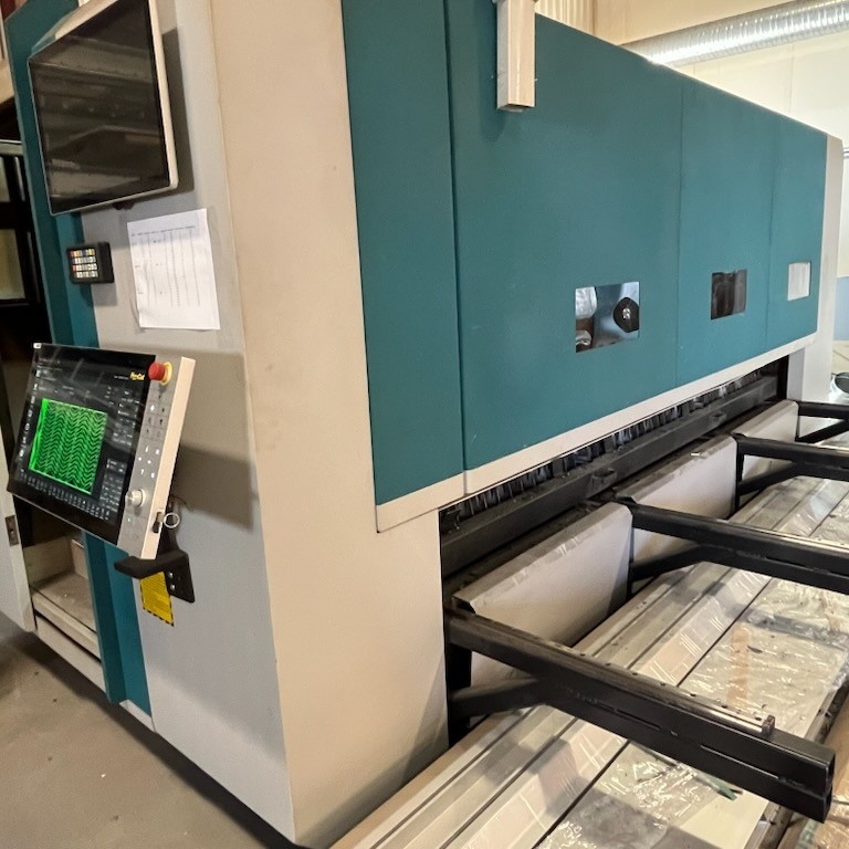 1582625-1 LX3015M Fiber Laser Cutting 2024