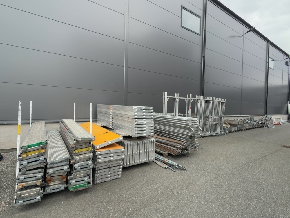 1545063-1 Parti med aluminiumställning och ställningsdelar - Monzon