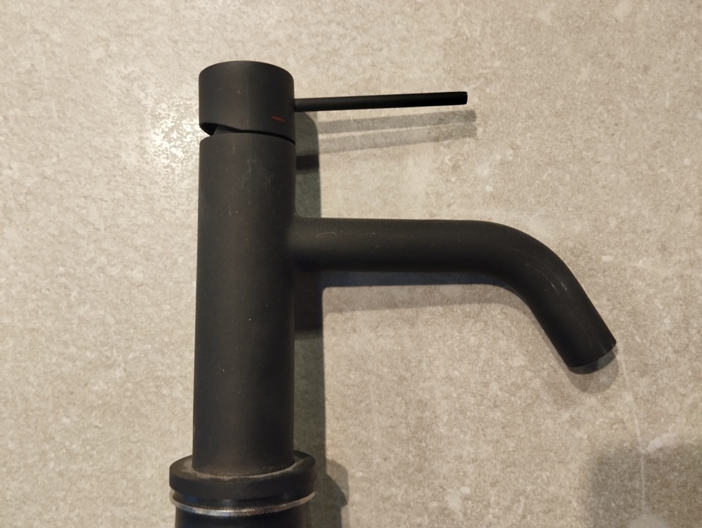 1581347-1 Tvättställsblandare - Scandtap, Coal, böjd pip