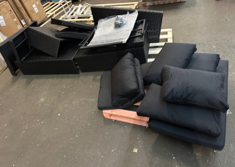 Soffa i konstrotting, ej kontrollerad om den är komplett