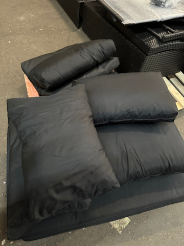 1570296-2 Soffa i konstrotting, ej kontrollerad om den är komplett