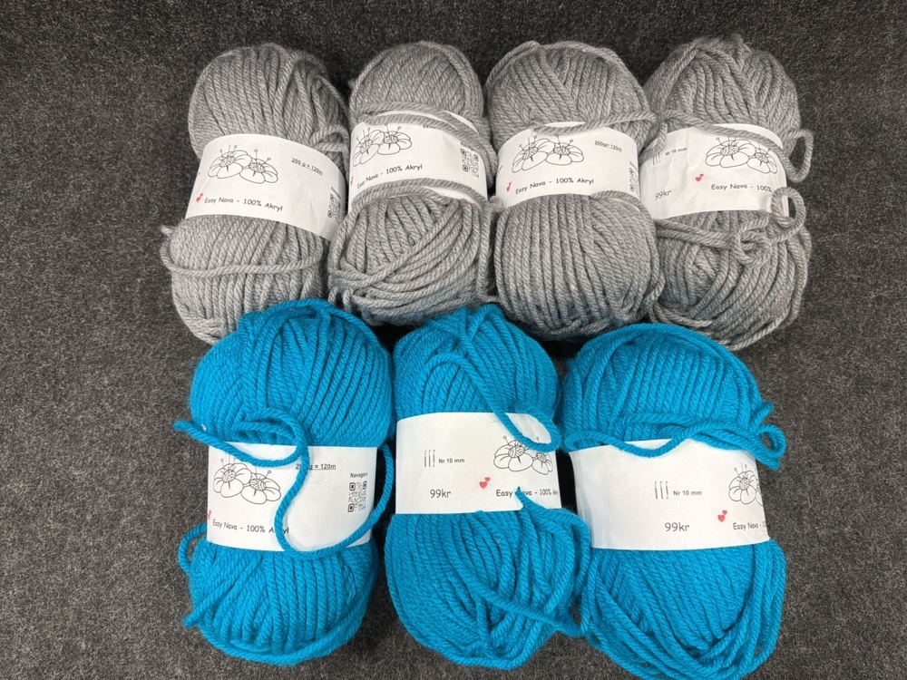 1582653-2 7 balls of yarn