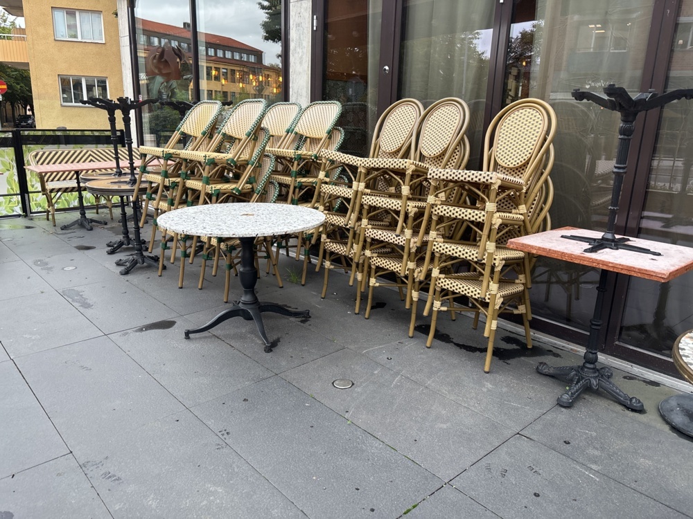 1425951-1 Outdoor furniture - Tables, chairs and sofas