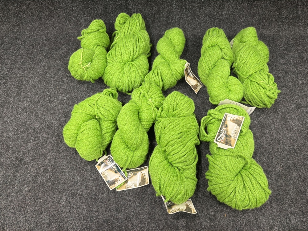 1582656-1 9 balls of yarn