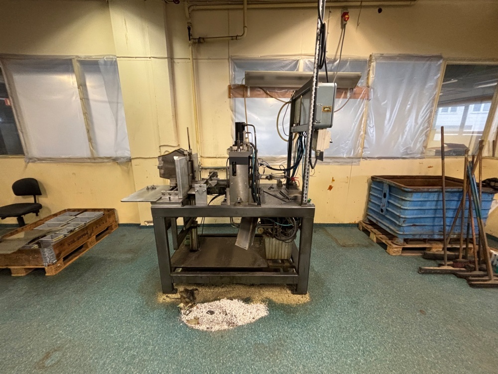 1563397-1 Hydraulisk Bockmaskin